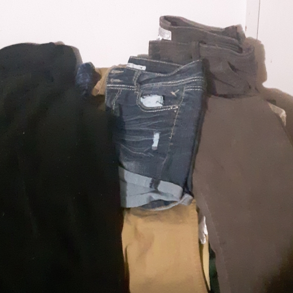 Clothes - Picture 3 of 4